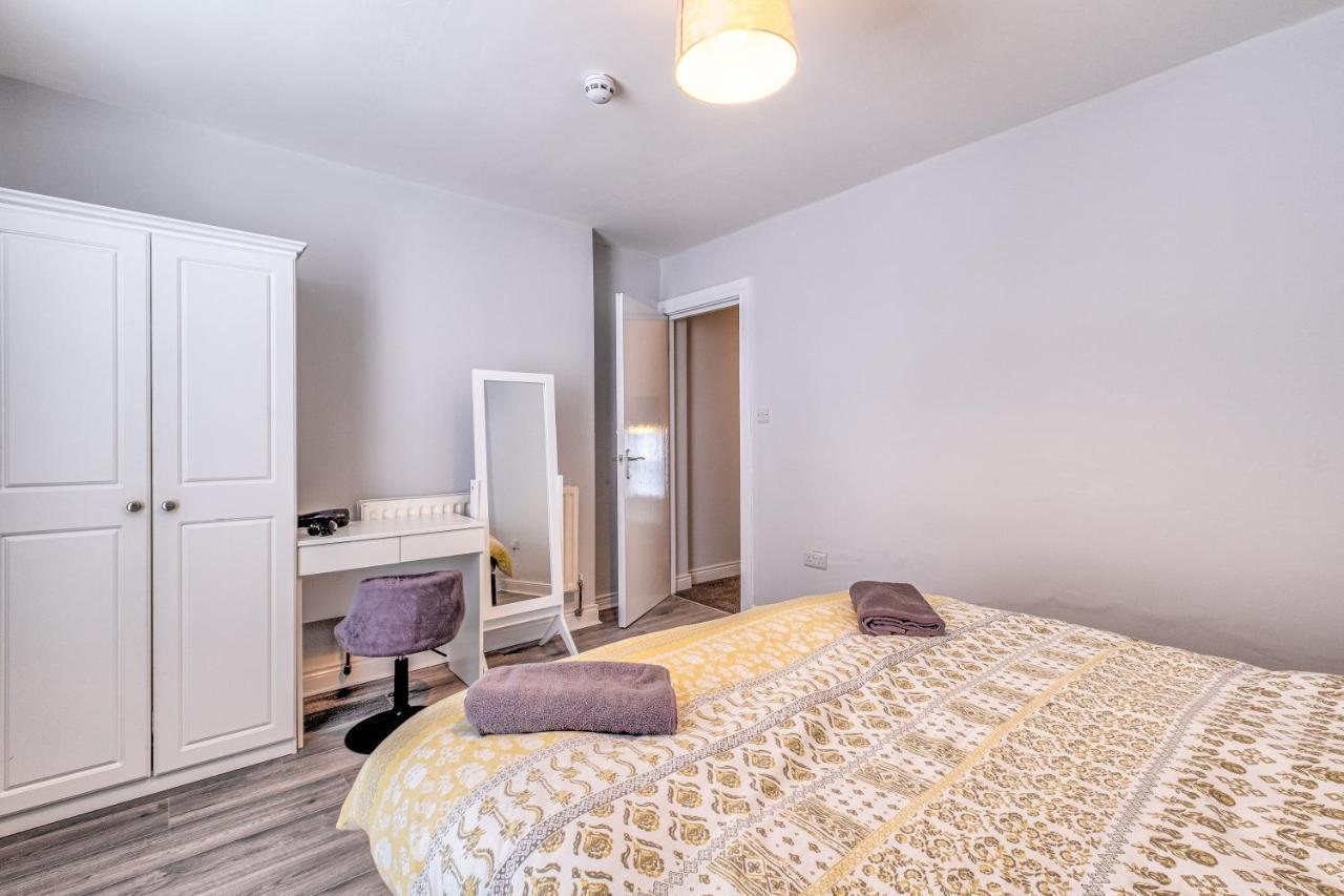 2 And 4 - Marine Apartment *