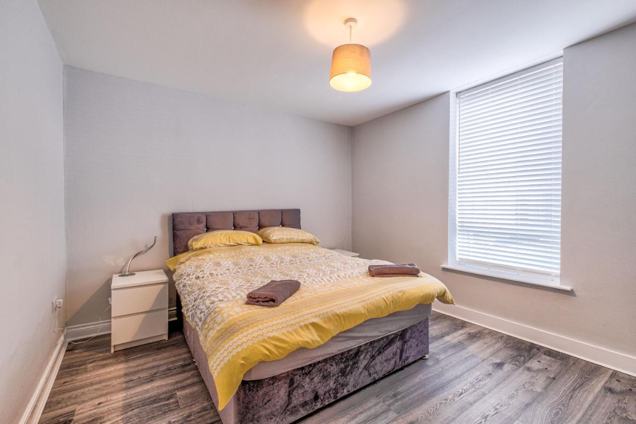 2 And 4 - Marine Apartment